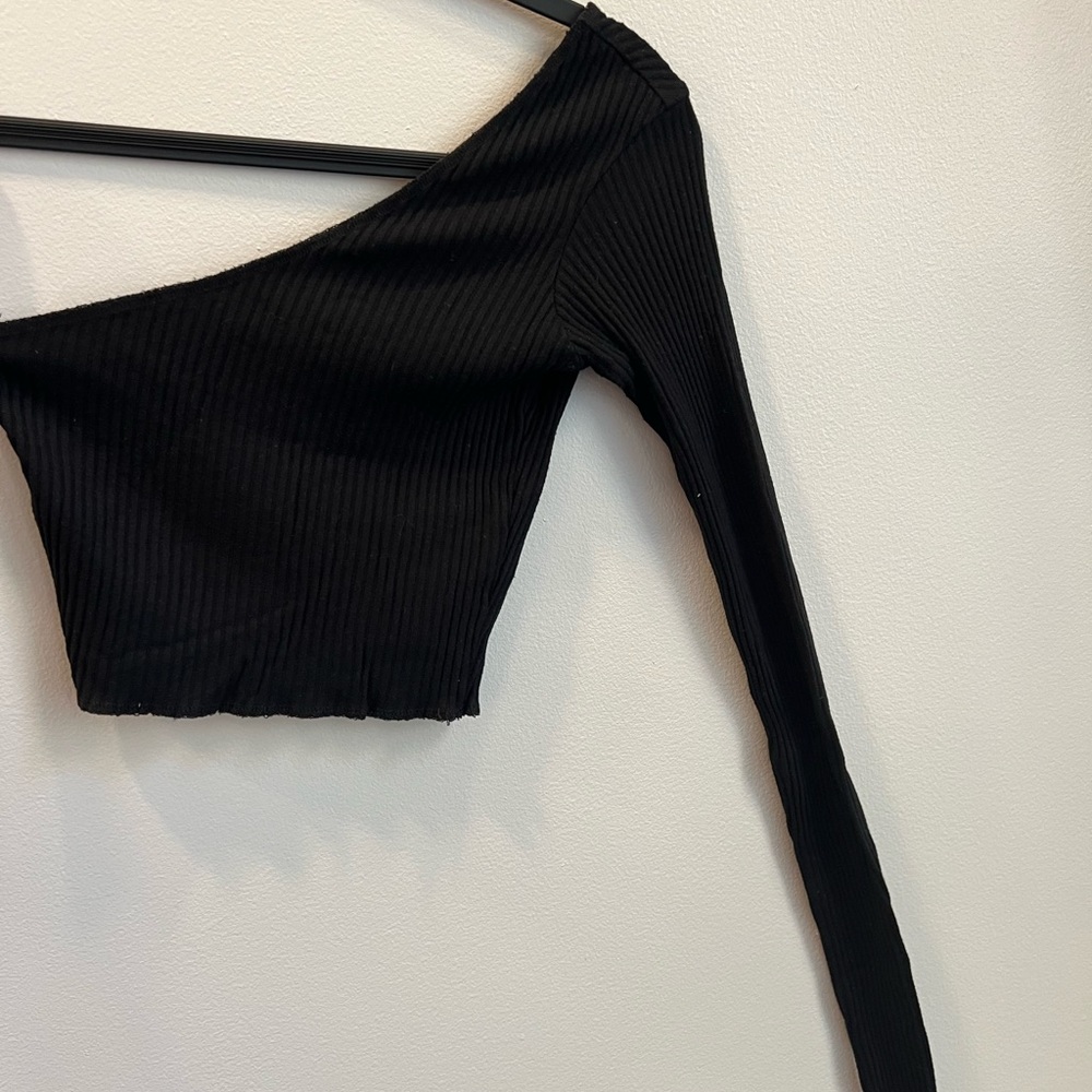 Are you am I black one sleeve crop top S